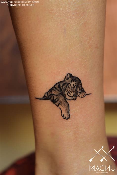 simple tiger tattoo|simple small tiger tattoo ideas.